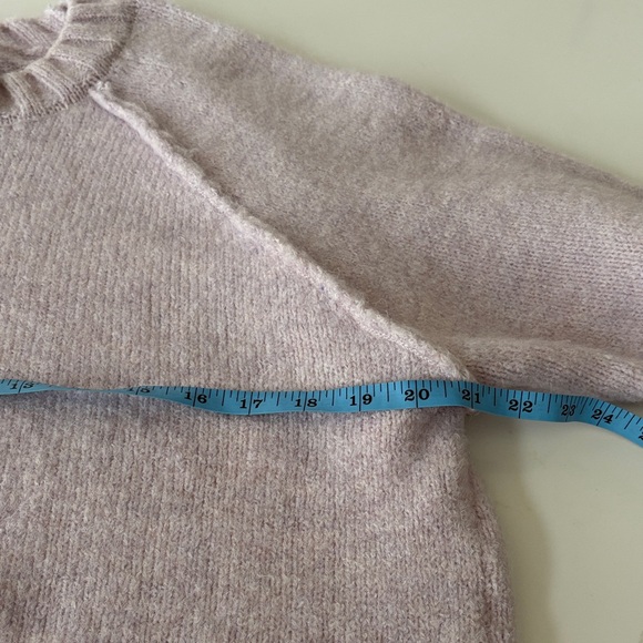 Anthropologie: The Cline Chunky Crewneck Sweater, size  Small. Colour is Lilac - Picture 8 of 12